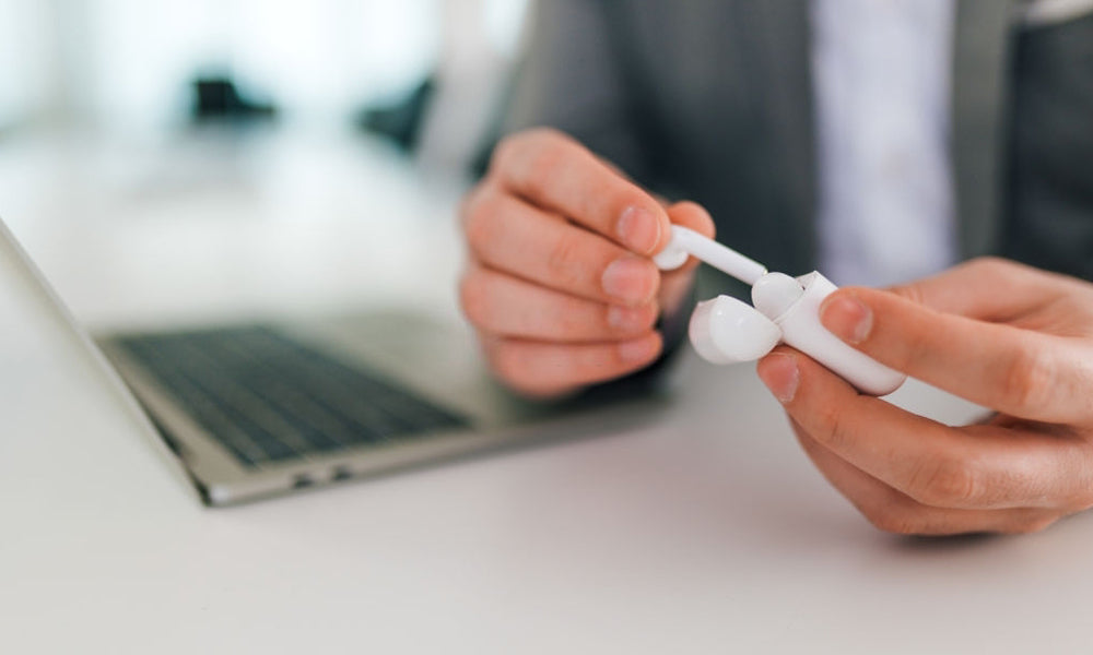 how to connect new airPod to case